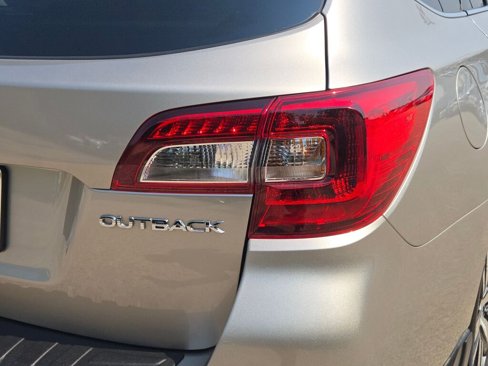 Used 2019 Subaru Outback 2.5i Limited w/ Popular Package #2 image 12