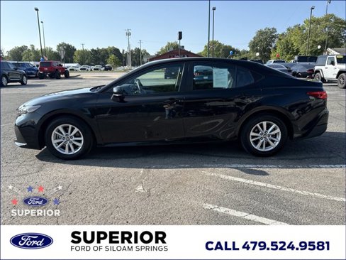 Used 2025 Toyota Camry LE image 11