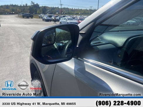 Used 2018 Toyota RAV4 LE image 5
