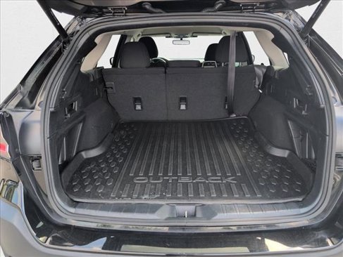 Used 2023 Subaru Outback Premium image 9