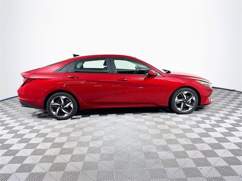 Used 2023 Hyundai Elantra SEL w/ Convenience Package image 6