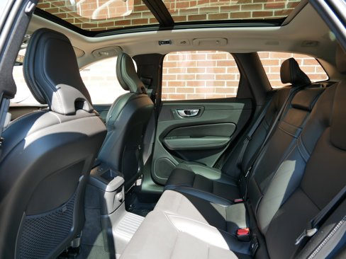 Used 2021 Volvo XC60 T8 Inscription Expression image 7