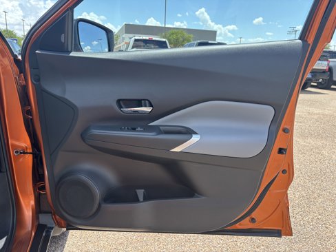 Used 2021 Nissan Kicks SR w/ SR Premium Package image 22