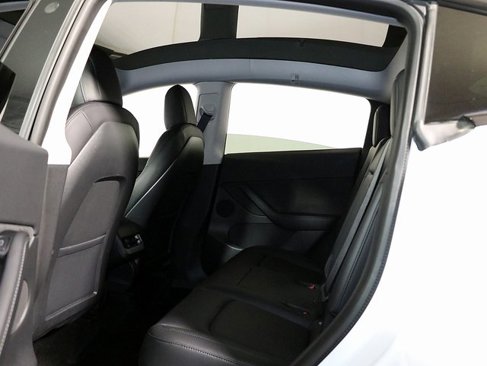 Used 2021 Tesla Model Y Long Range image 14