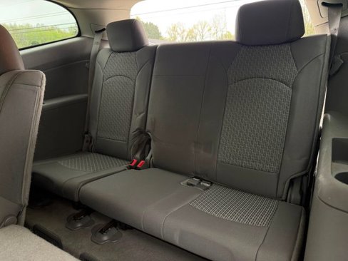 Used 2009 Chevrolet Traverse LS image 9