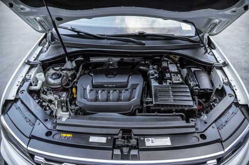 Used 2018 Volkswagen Tiguan SEL Premium w/ R-Line Package image 21