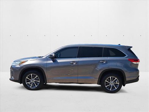 Used 2018 Toyota Highlander XLE image 8