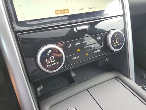 New 2025 Land Rover Discovery S image 29