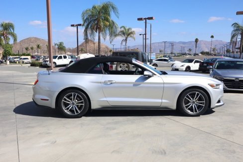 Used 2016 Ford Mustang Premium image 3