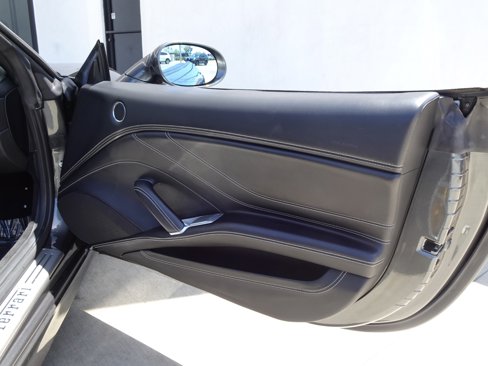 Used 2015 Ferrari California T image 17
