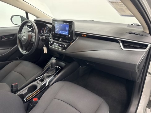 Used 2022 Toyota Corolla LE image 23
