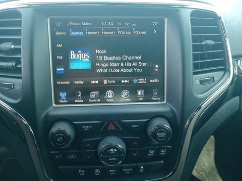 Used 2016 Jeep Grand Cherokee Laredo 75th Anniversary image 16
