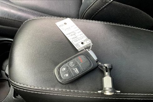 Used 2020 Jeep Cherokee Limited w/ Technology Group image 9