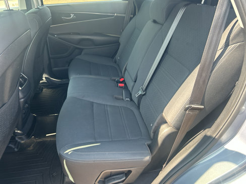 Used 2020 Kia Sorento LX image 16