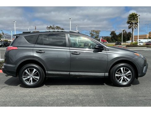 Used 2018 Toyota RAV4 XLE image 3