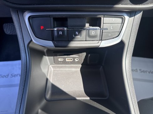 Used 2022 GMC Terrain SLT image 17