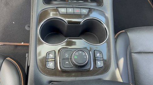Used 2022 GMC Acadia AT4 w/ Technology Package image 19