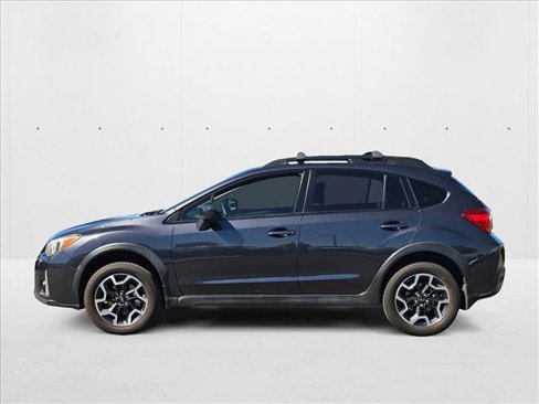 Used 2017 Subaru Crosstrek 2.0i Premium w/ Moonroof Package image 9