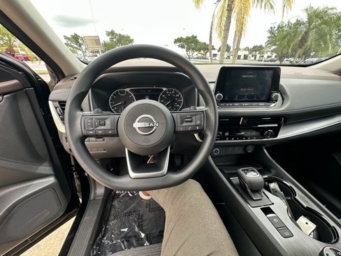 Used 2022 Nissan Rogue SV image 11