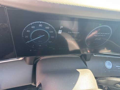 Used 2025 Hyundai Elantra SEL image 8