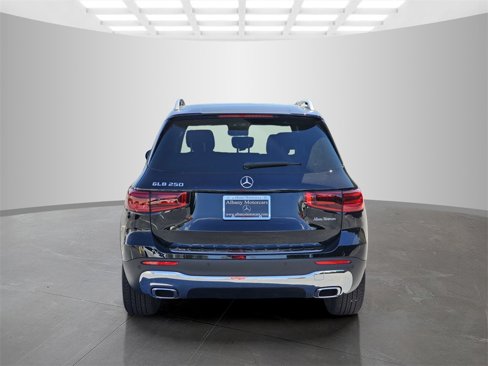 New 2025 Mercedes-Benz GLB 250 image 5