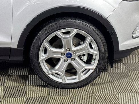 Used 2019 Ford Escape Titanium image 24