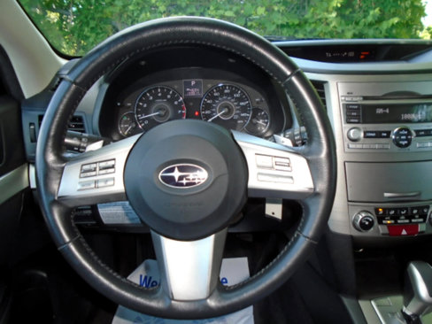Used 2011 Subaru Outback 2.5i Premium image 34