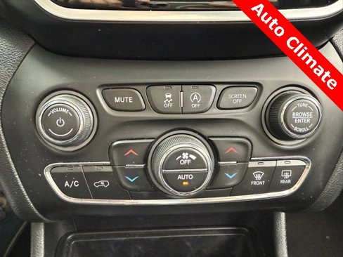 Used 2019 Jeep Cherokee Limited image 19