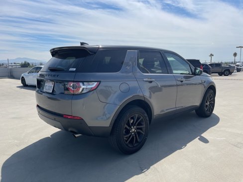 Used 2019 Land Rover Discovery Sport SE image 2