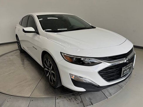 Used 2022 Chevrolet Malibu RS image 1