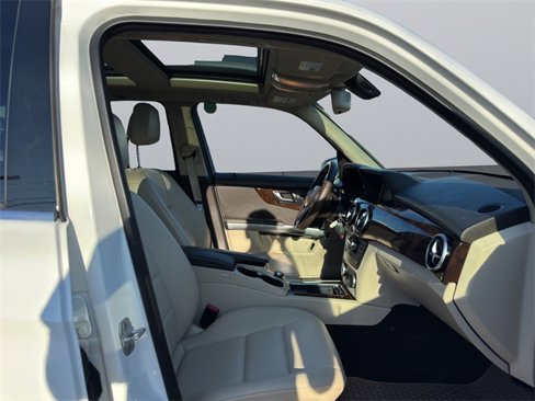 Used 2015 Mercedes-Benz GLK 350 4MATIC image 18