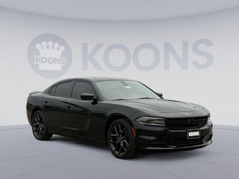 Used 2021 Dodge Charger SXT w/ Blacktop Package image 10