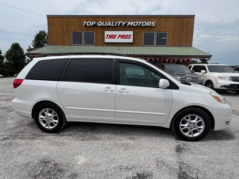 Used 2004 Toyota Sienna XLE Limited image 1