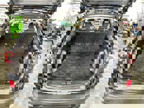 Used 2022 Ford Escape SE w/ SE Sport Appearance Package image 25