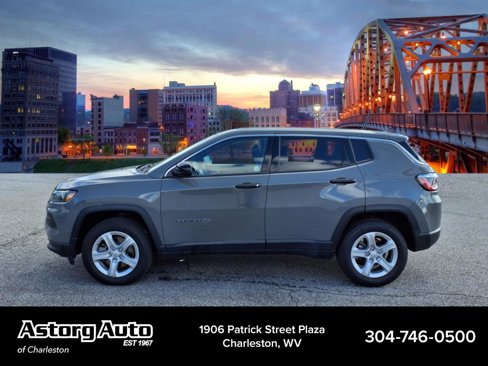 Used 2023 Jeep Compass Sport image 6