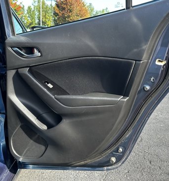 Used 2017 MAZDA MAZDA3 Sport image 14