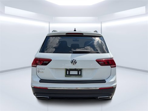 Certified 2021 Volkswagen Tiguan SE w/ Panoramic Sunroof Package image 4