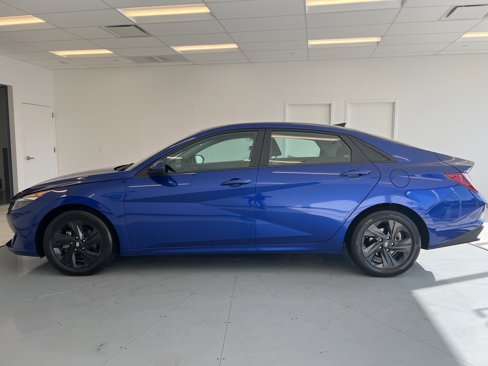 Used 2023 Hyundai Elantra SEL w/ Preferred Accessory Package image 4