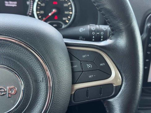 Used 2017 Jeep Renegade Latitude image 19