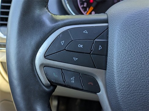 Used 2019 Jeep Grand Cherokee Limited image 28