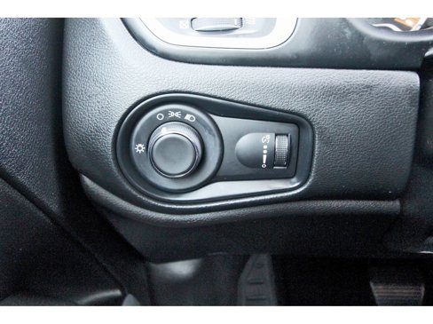 Used 2021 Jeep Renegade Sport image 22