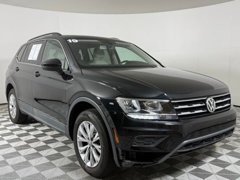 Used 2019 Volkswagen Tiguan SE w/ Panoramic Sunroof Package image 10