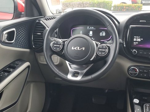 Used 2023 Kia Soul EX image 7