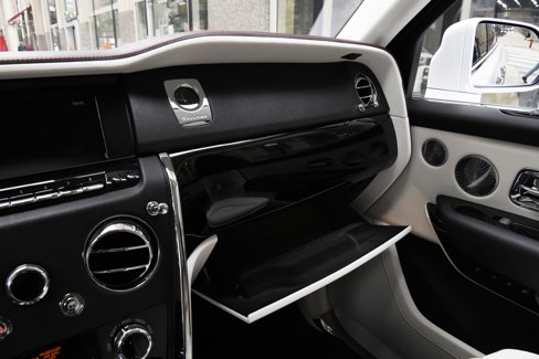 Certified 2023 Rolls-Royce Cullinan w/ Cullinan Package image 21