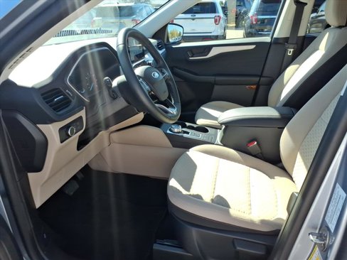 Used 2022 Ford Escape SE w/ Cold Weather Package image 11