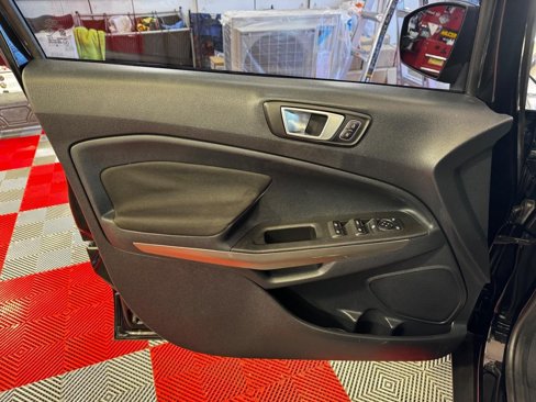 Used 2018 Ford EcoSport SE image 13