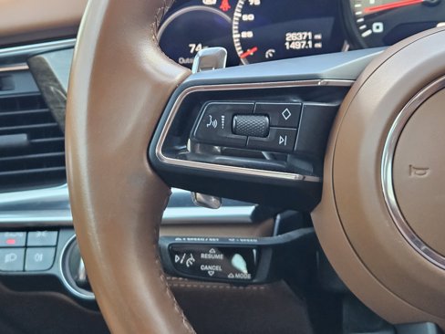 Certified 2021 Porsche Panamera image 26