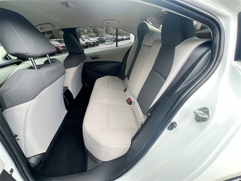 Used 2022 Toyota Corolla LE image 18