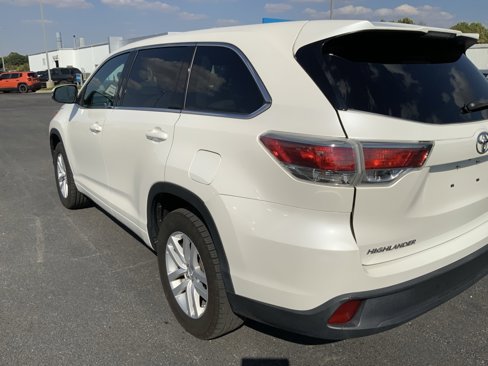 Used 2014 Toyota Highlander LE image 16