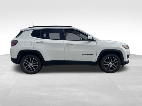 Used 2018 Jeep Compass Latitude w/ Popular Equipment Group image 8